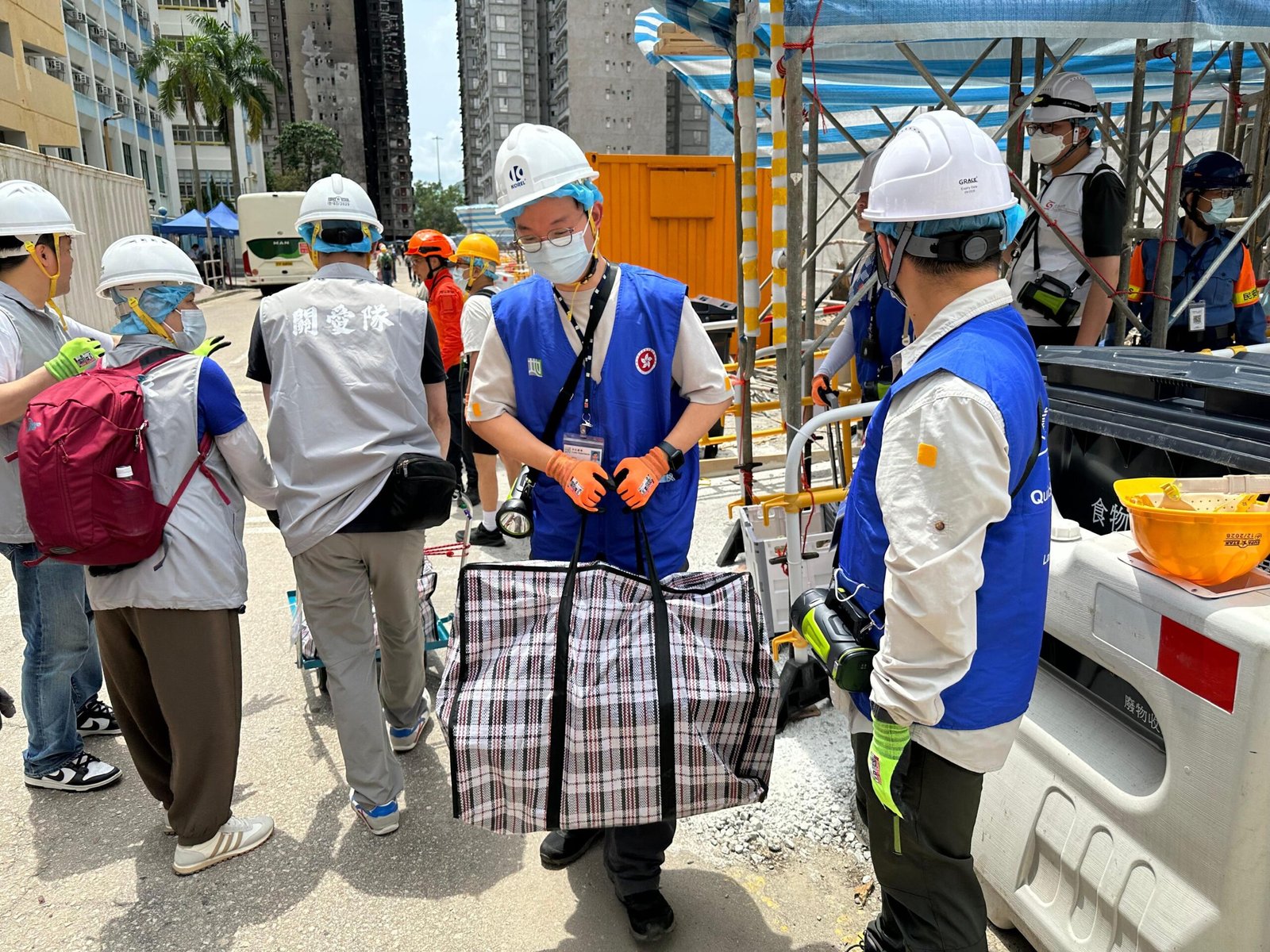 政府總結宏福苑居民第八日上樓安排