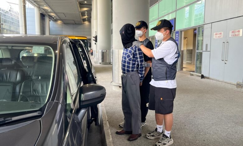海關機場偵破旅客販毒案 檢獲約2.25公斤懷疑海洛英及未完稅香煙