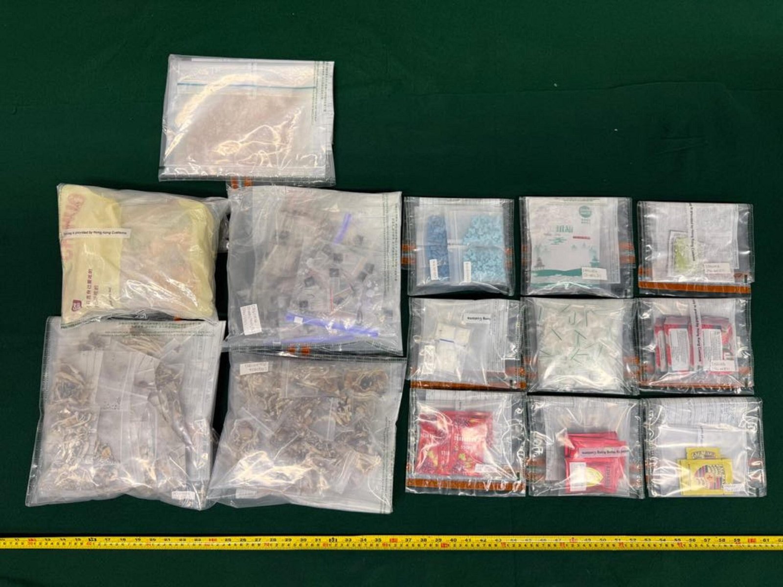 香港海關偵破兩宗毒品案件並檢獲約七百九十五萬元懷疑毒品