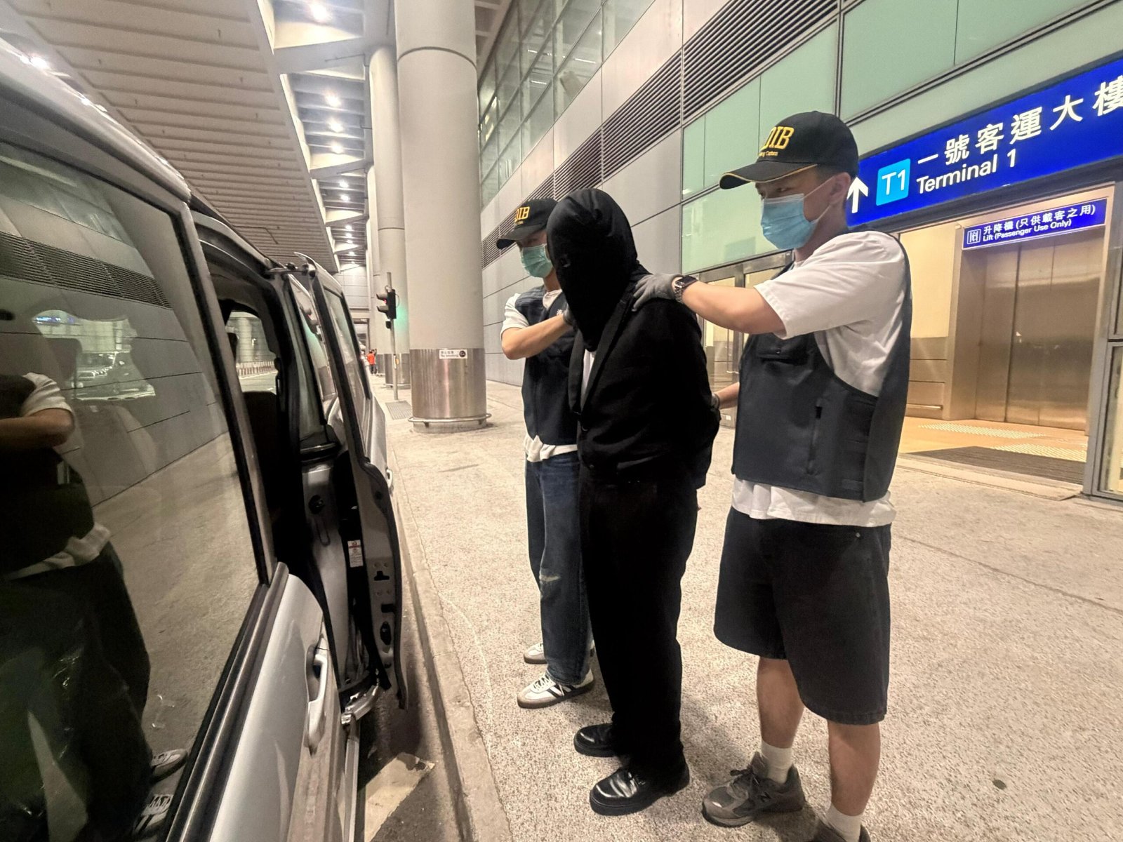 海關機場檢獲約一百一十萬元懷疑海洛英拘一男旅客