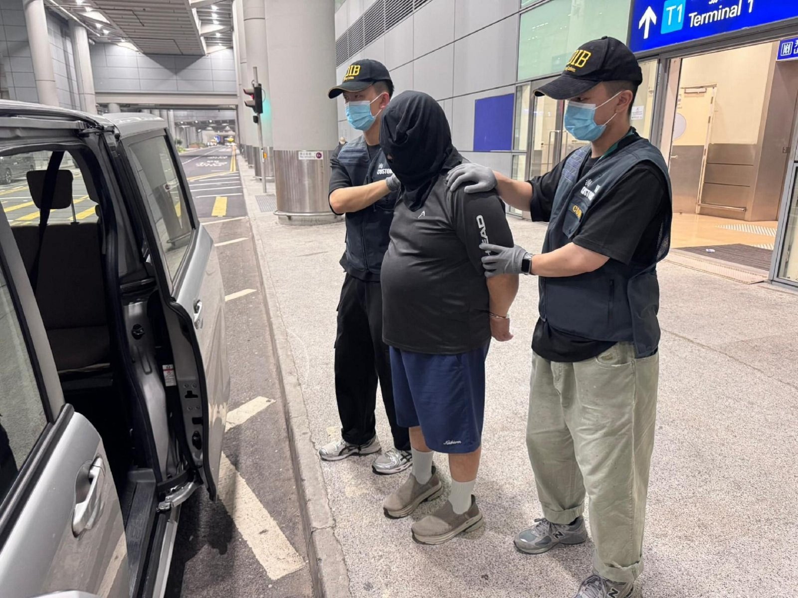海關機場偵破兩宗旅客販毒案拘兩男
