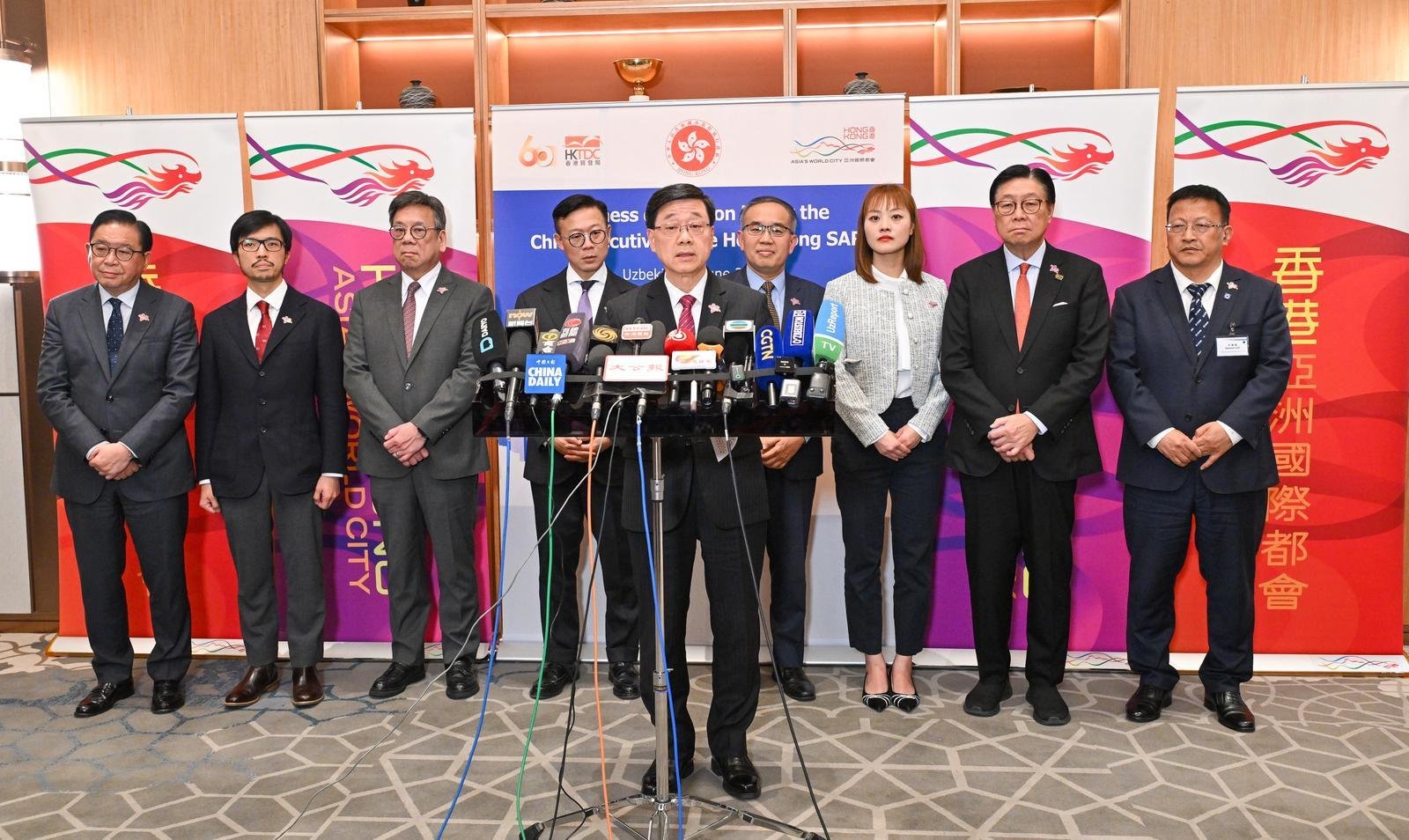 李家超在塔什干會見傳媒 總結中亞訪問成果