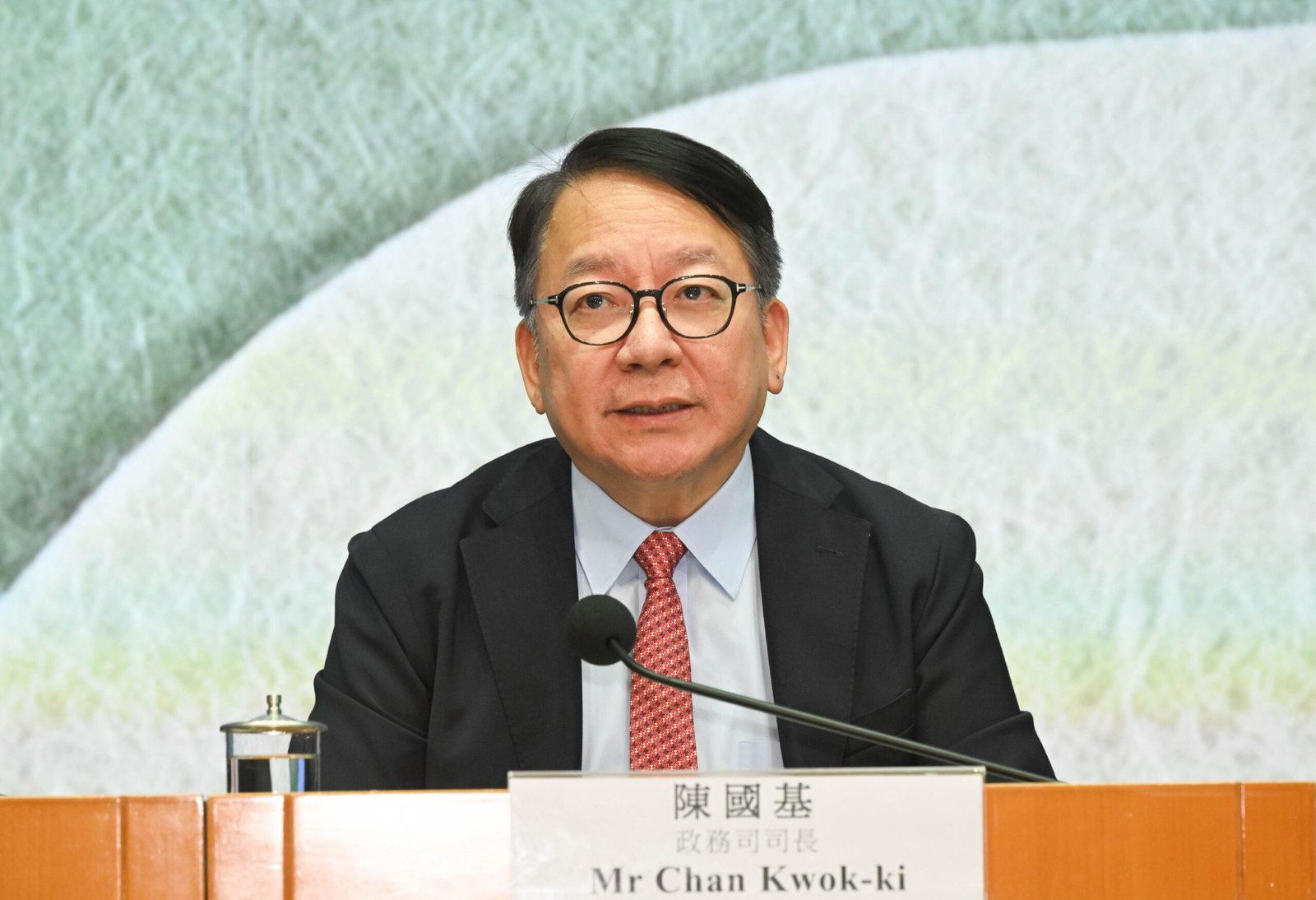 政務司司長解釋精準扶貧方向 指傳統貧窮線難反映實際需要