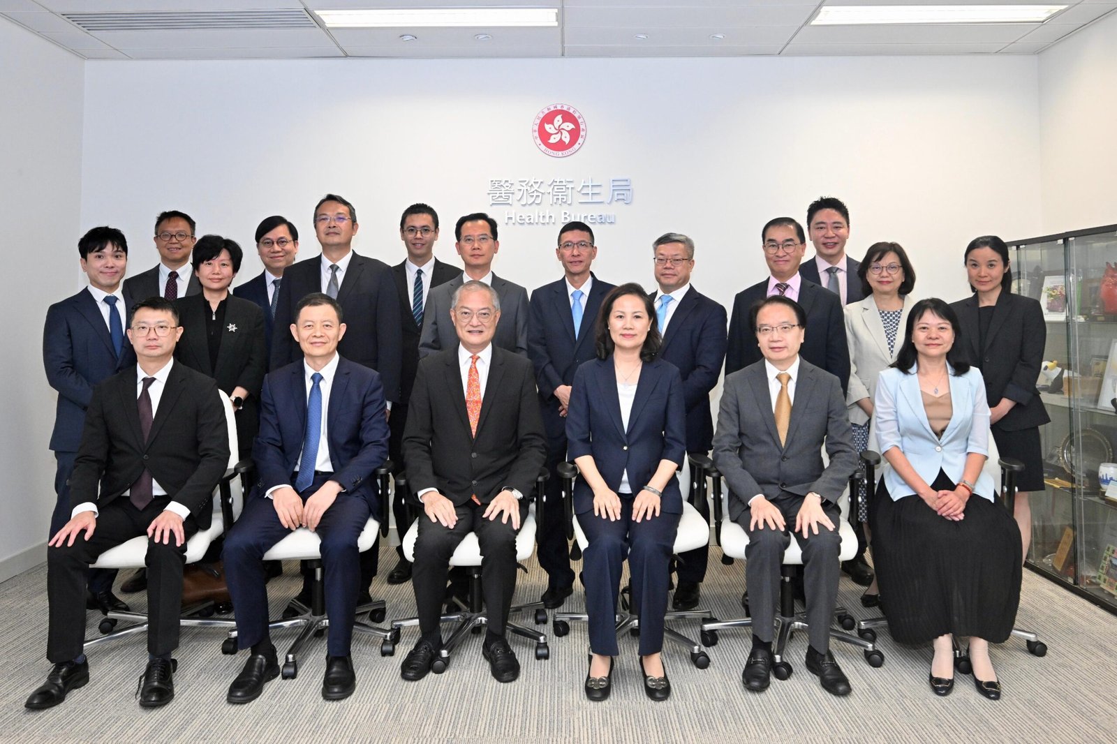 醫務衞生局與珠海衞健局磋商醫療合作 探討家醫制度及跨境救護安排