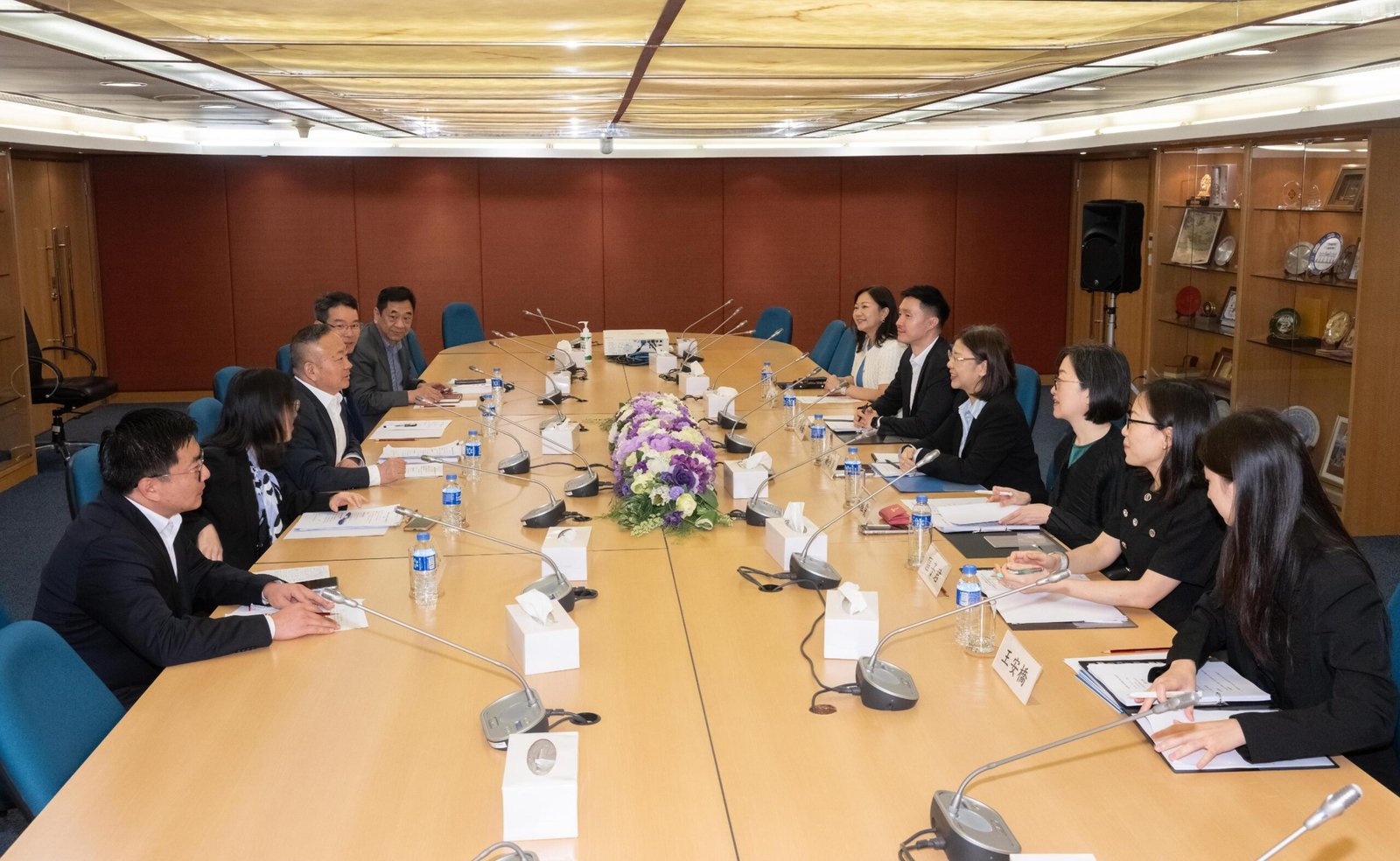 謝小華訪澳門 商討香港首個五年規劃與港澳合作方向