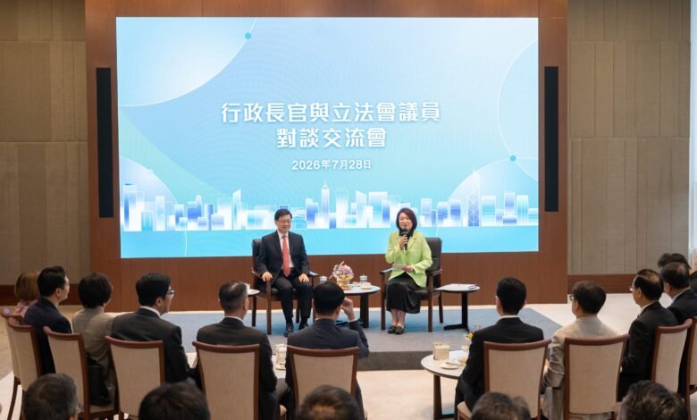 立會舉行政長官對談交流會 李慧琼稱有助加深行政立法互信