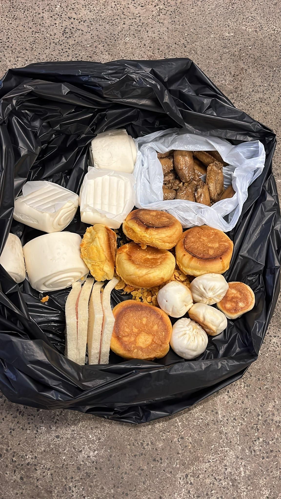 全港「換網」行動打擊無牌食物販售 食環署拘控14人檢獲約600公斤問題食物
