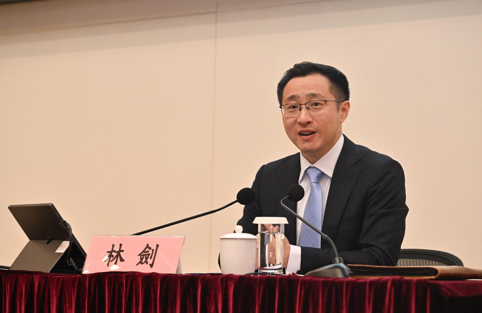政府總部舉行「講好中國故事」外交講座 逾400官員出席