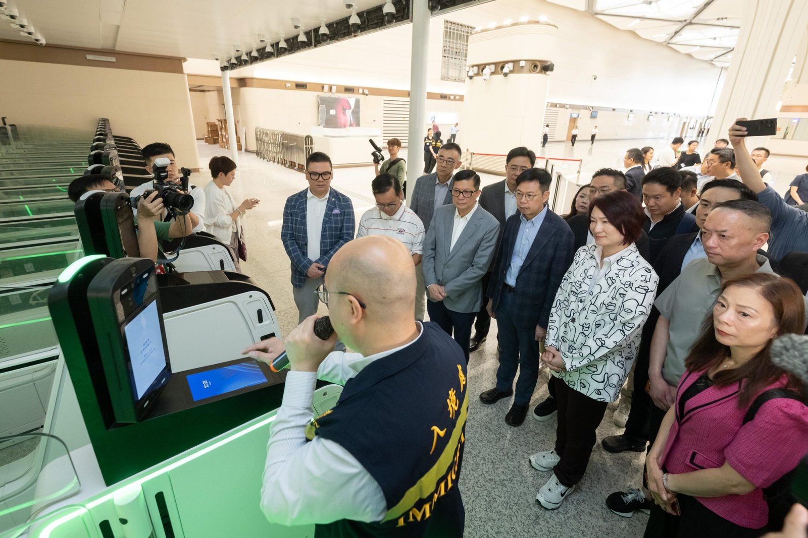 皇崗皇崗口岸港方區完成設立 立法會考察通關設施及新查驗安排