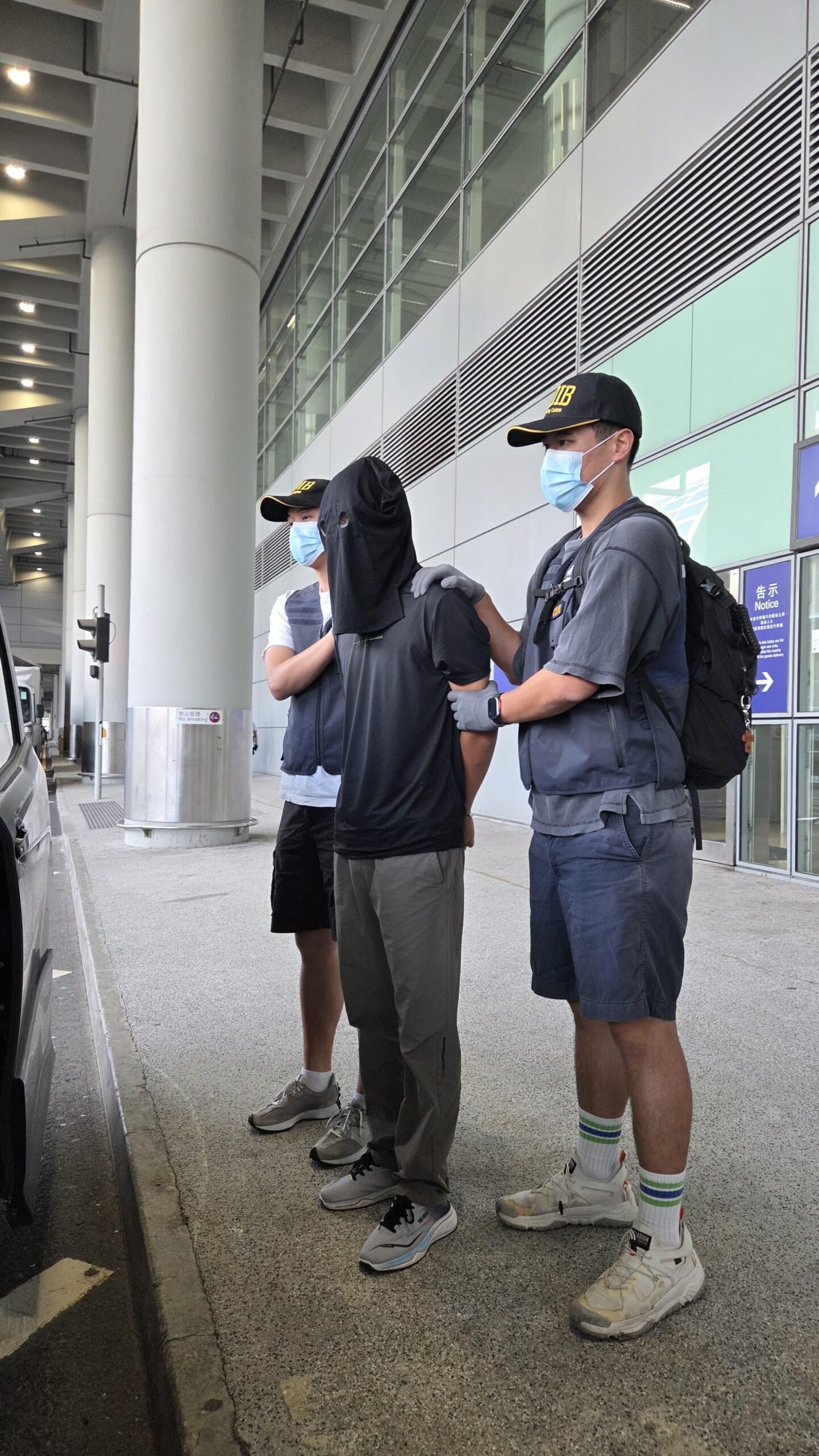 機場破兩宗旅客涉毒案 檢約九點五公斤懷疑大麻花拘兩男