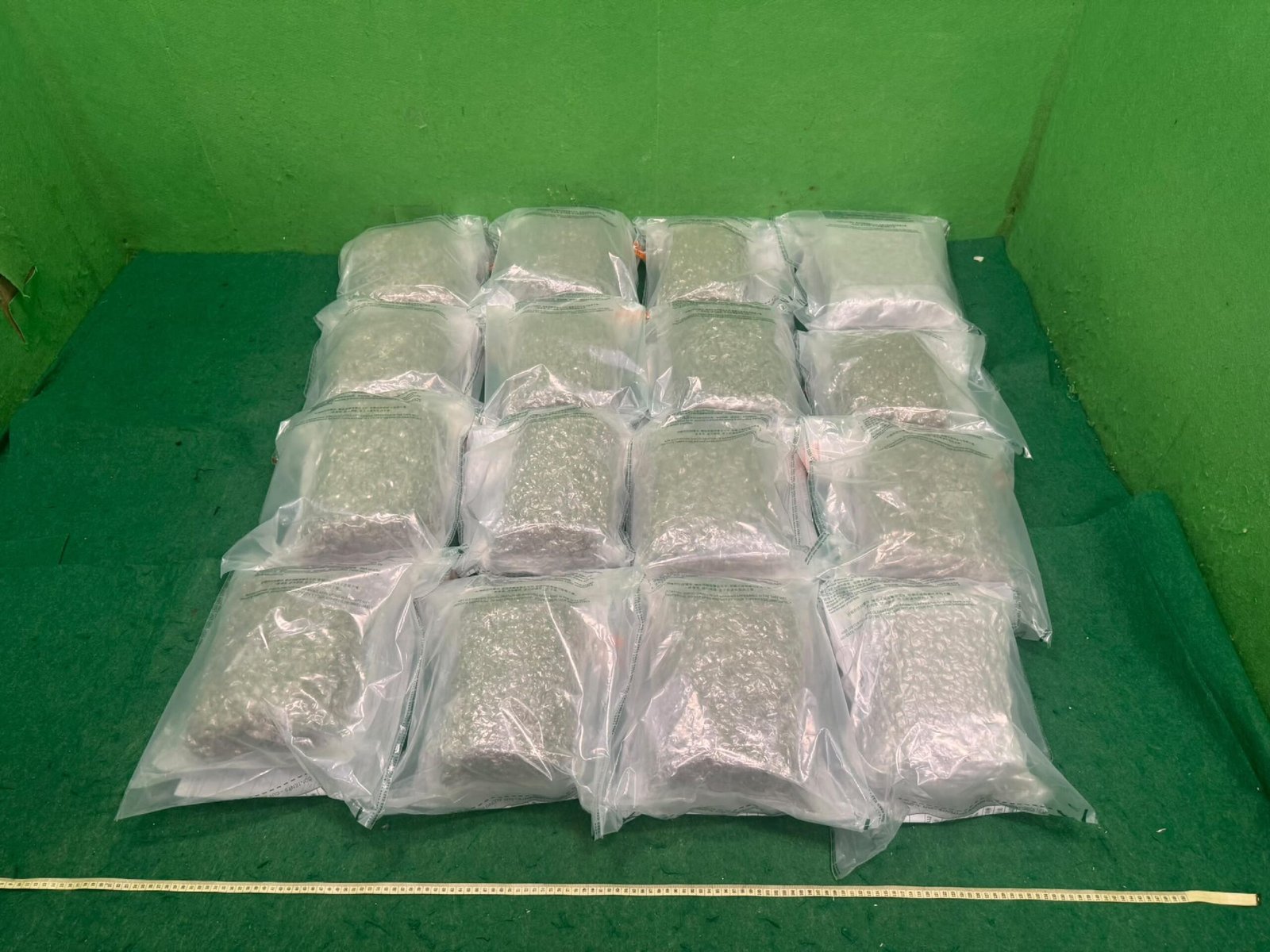 機場檢獲約二十七公斤懷疑大麻花 兩女被控販運危險藥物